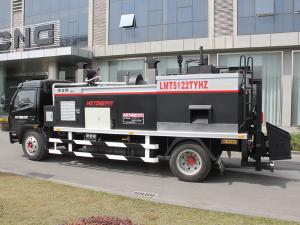 Camion d’entretien routier - Réparation infrarouge du pavage d'asphalte